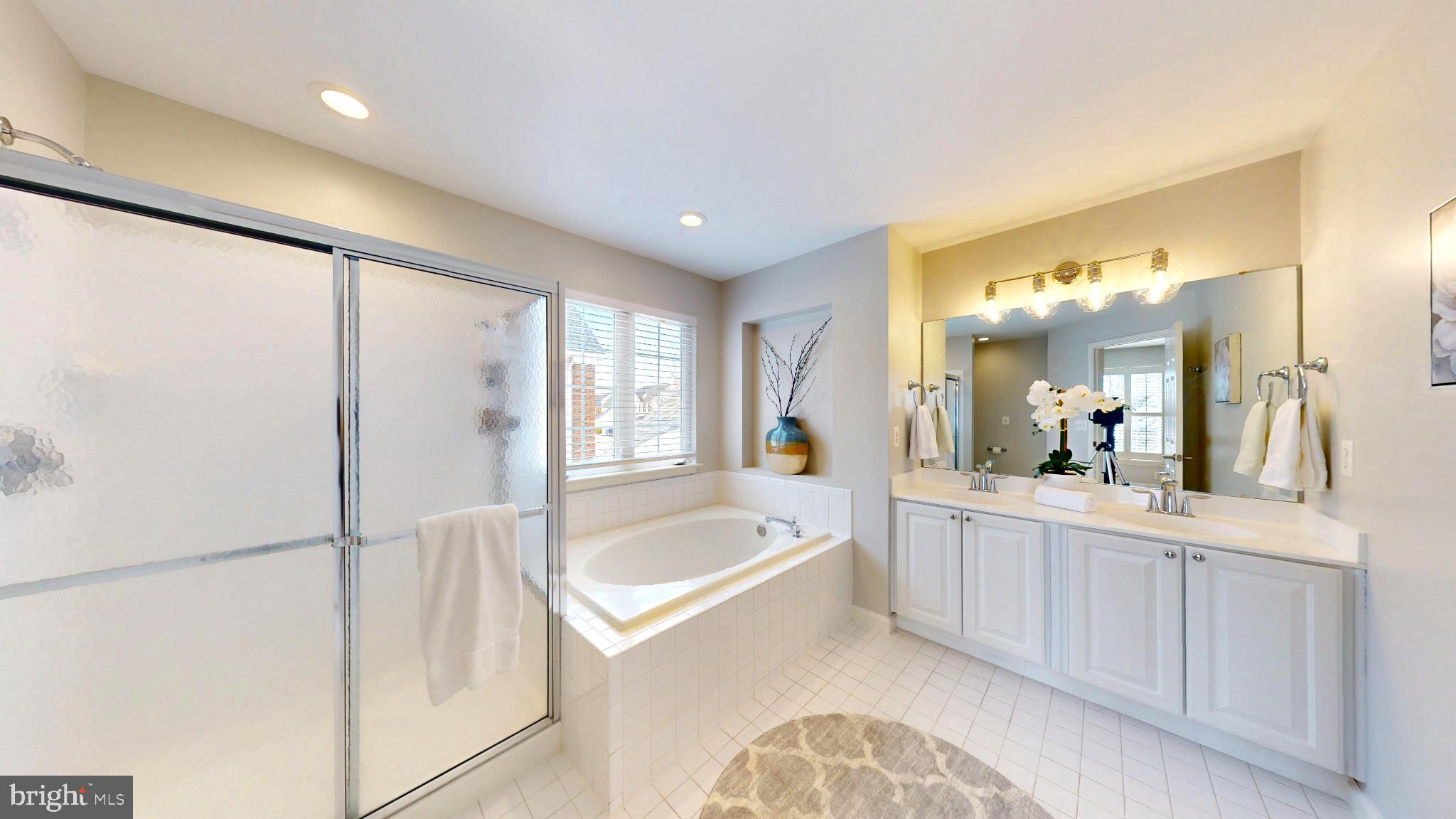 RIVER CREST - Residential