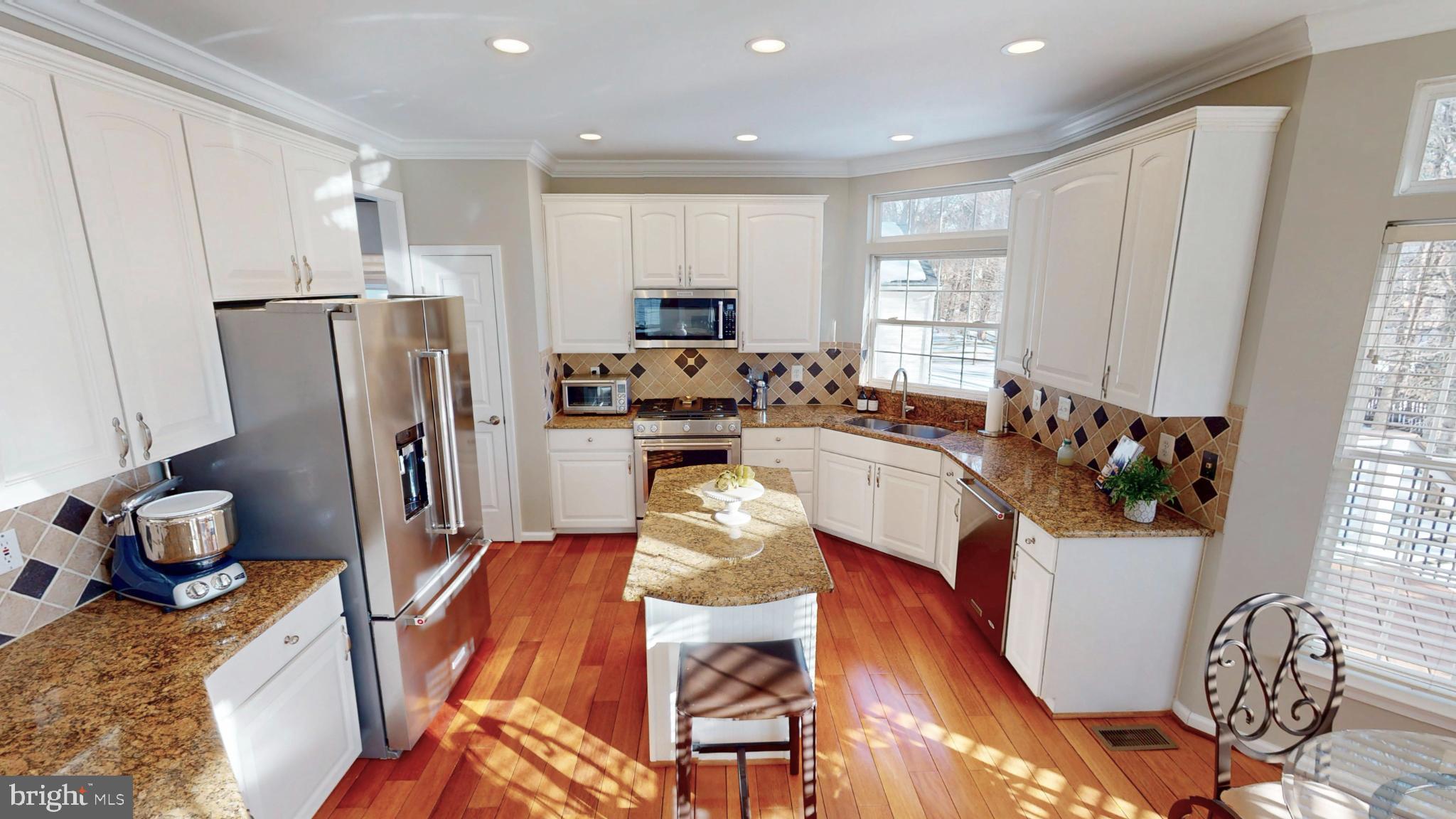 RIVER CREST - Residential