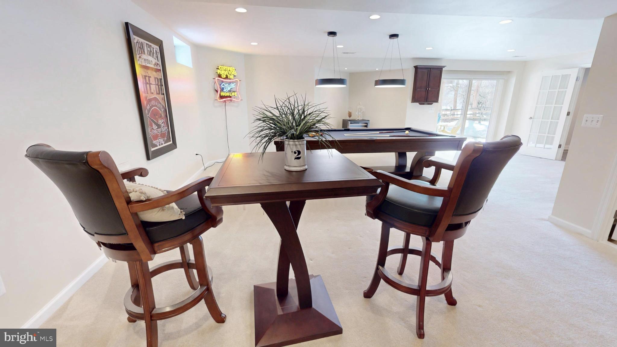 RIVER CREST - Residential