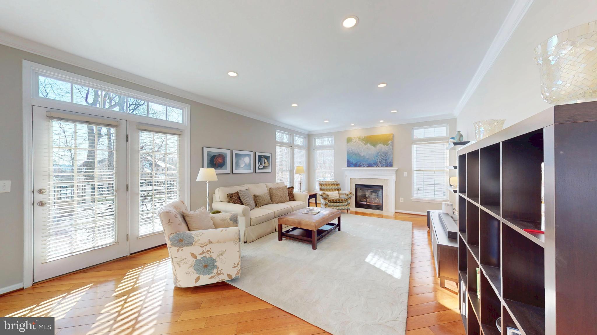 RIVER CREST - Residential