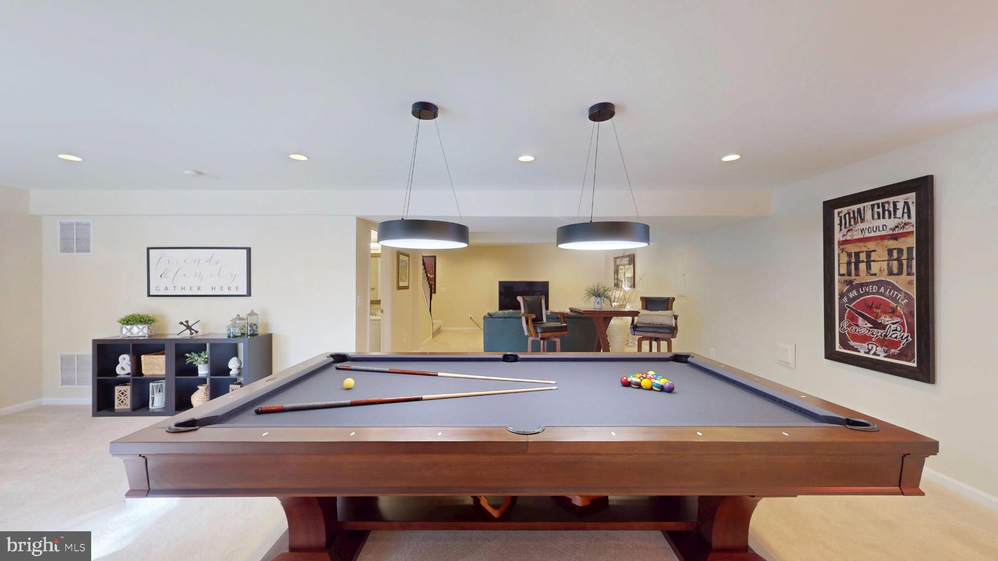 RIVER CREST - Residential