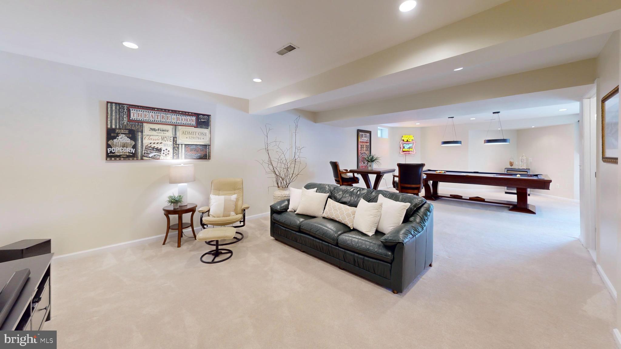 RIVER CREST - Residential