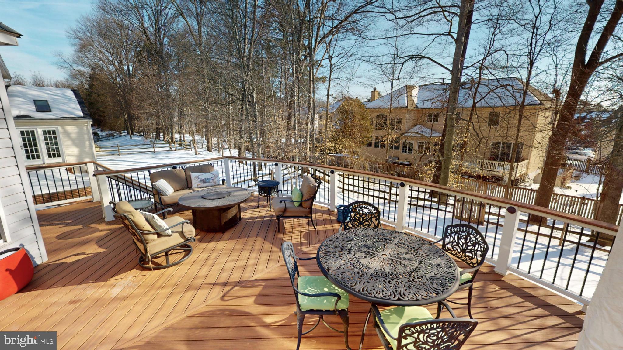 RIVER CREST - Residential