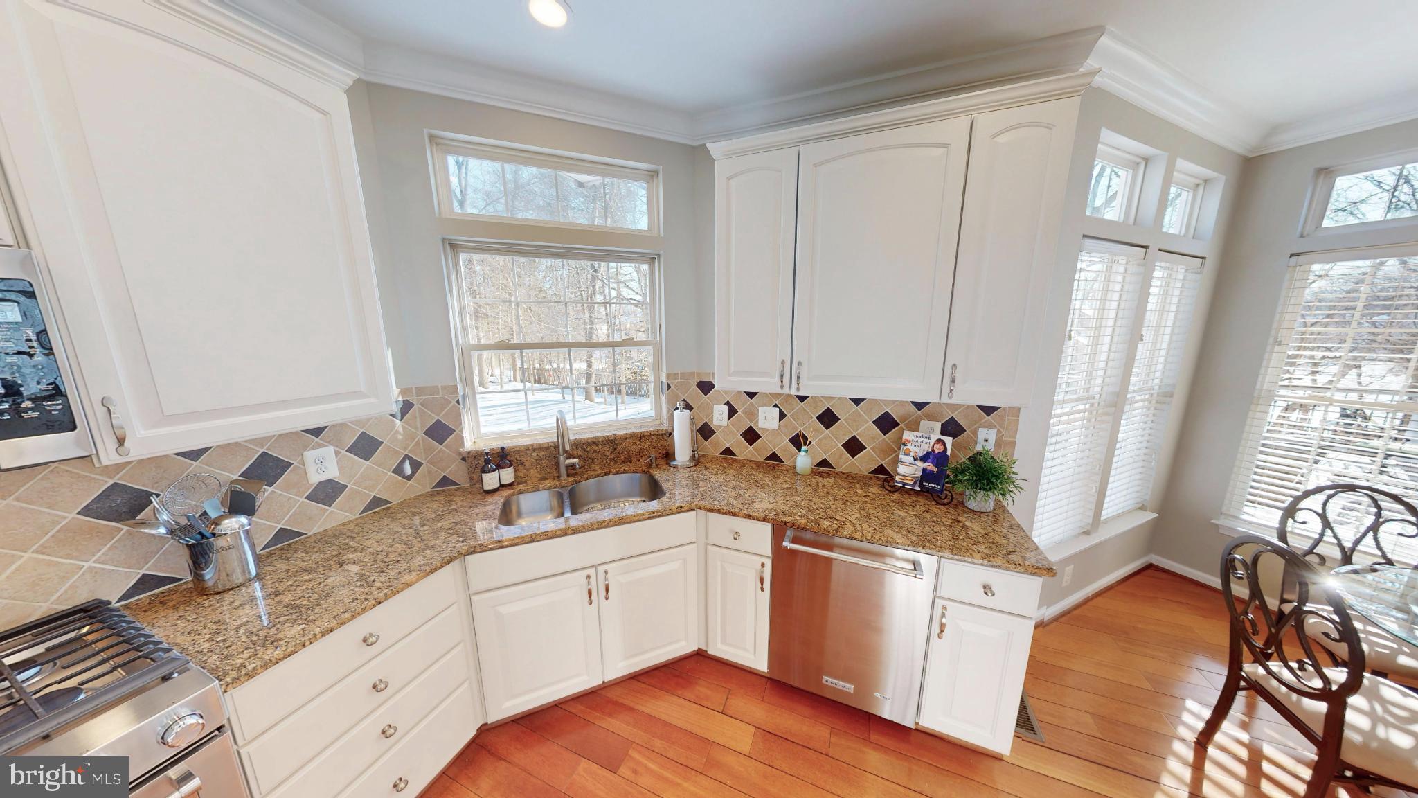 RIVER CREST - Residential