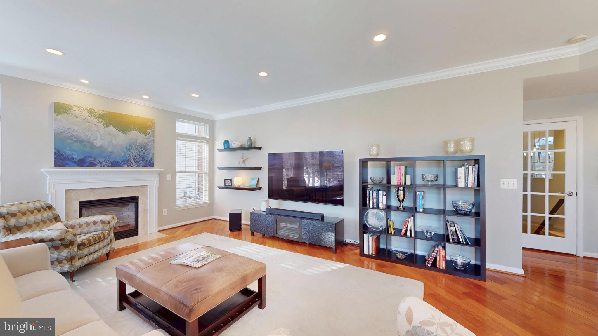 RIVER CREST - Residential