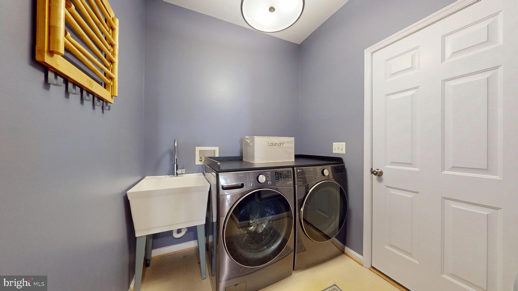 RIVER CREST - Residential