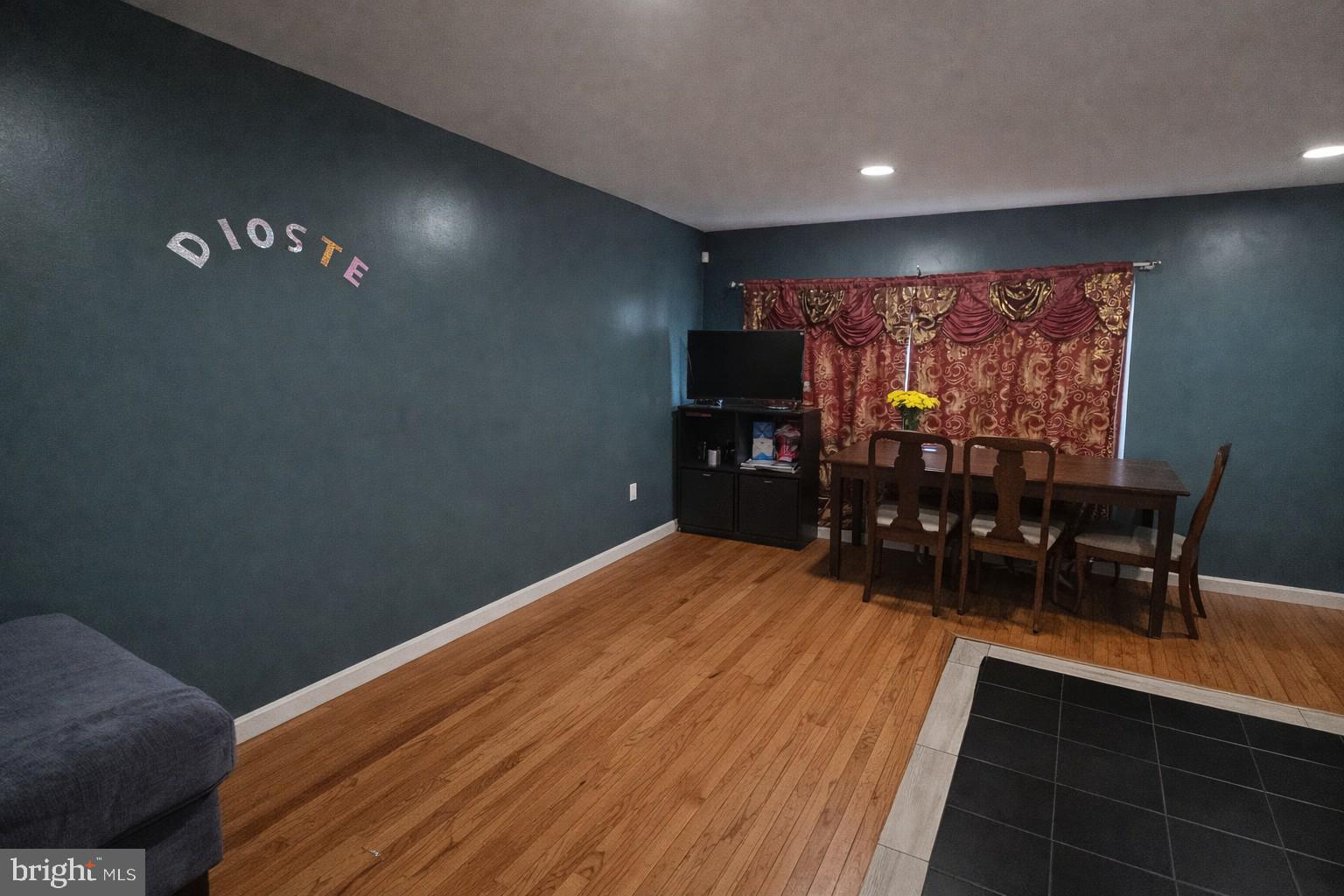 HIGHLAND GARDENS - Residential