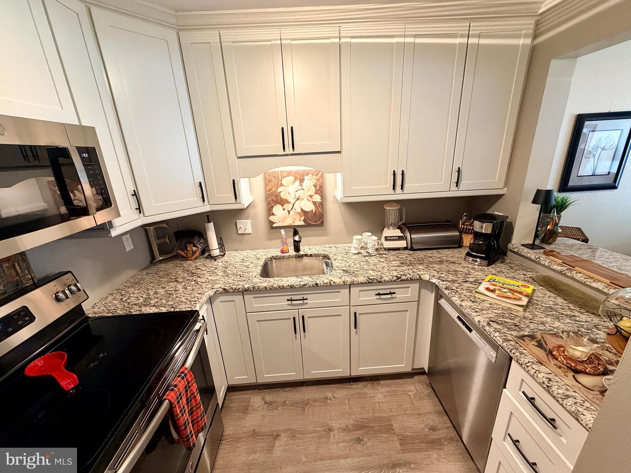 530 SUMMIT HOUSE 530