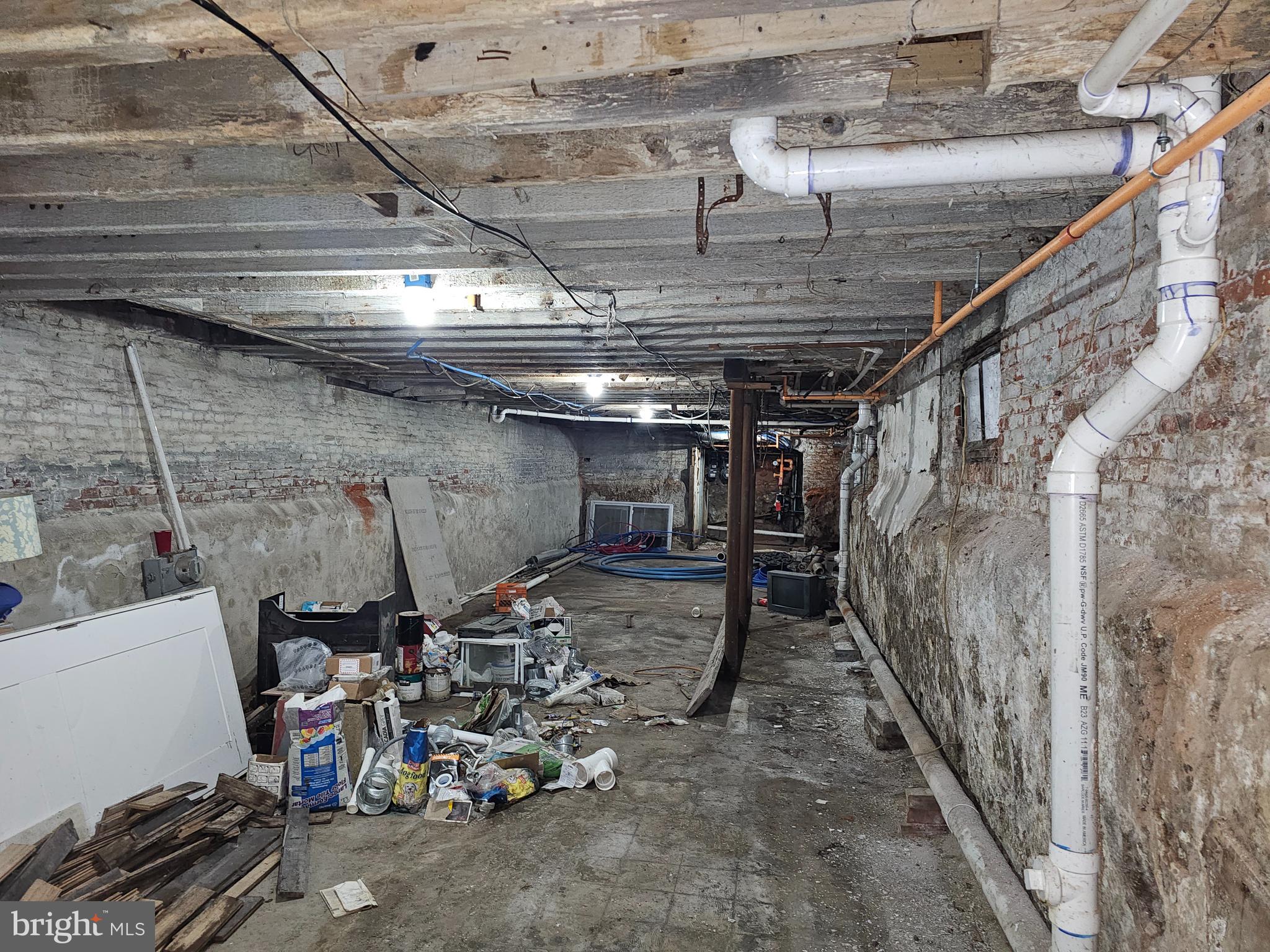 STRAWBERRY MANSION - Residential Income