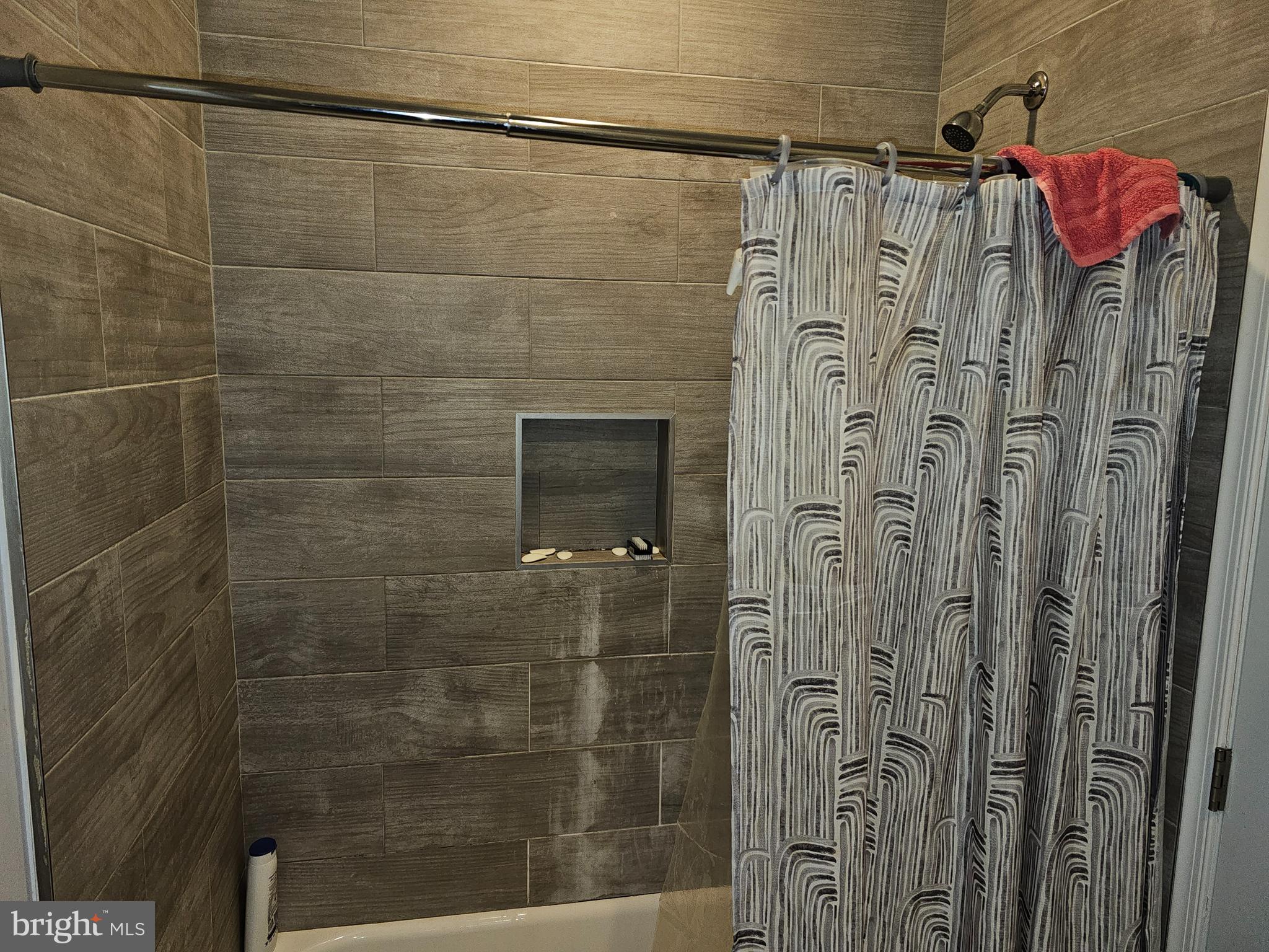 STRAWBERRY MANSION - Residential Income