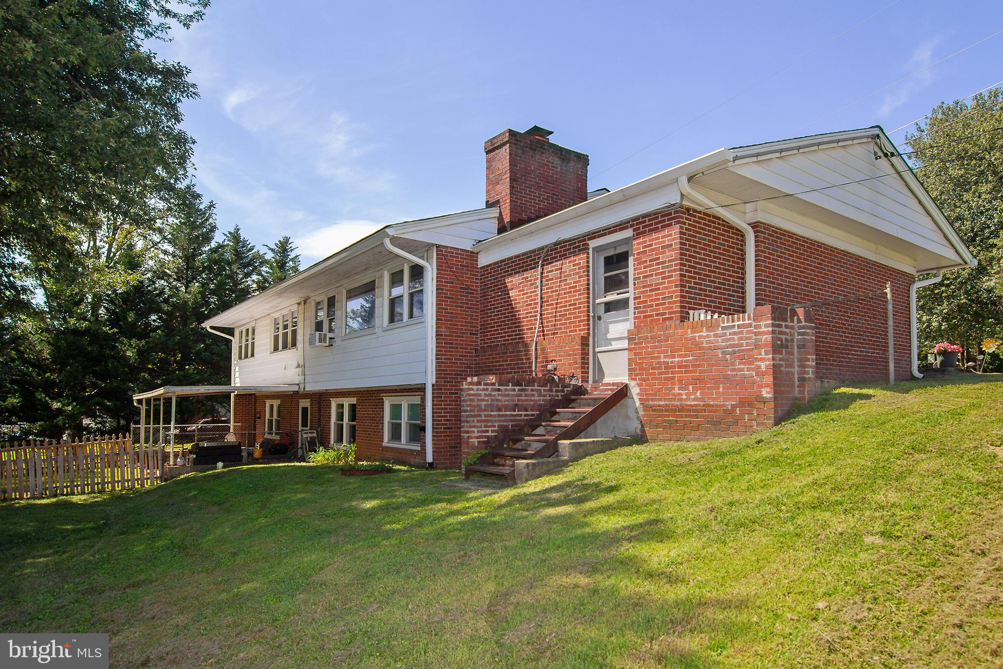 2645 SUNSET LANE