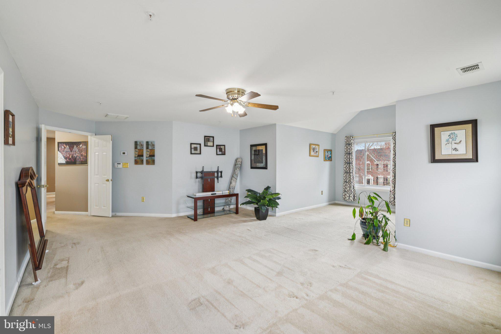 HILLANTRAE - Residential