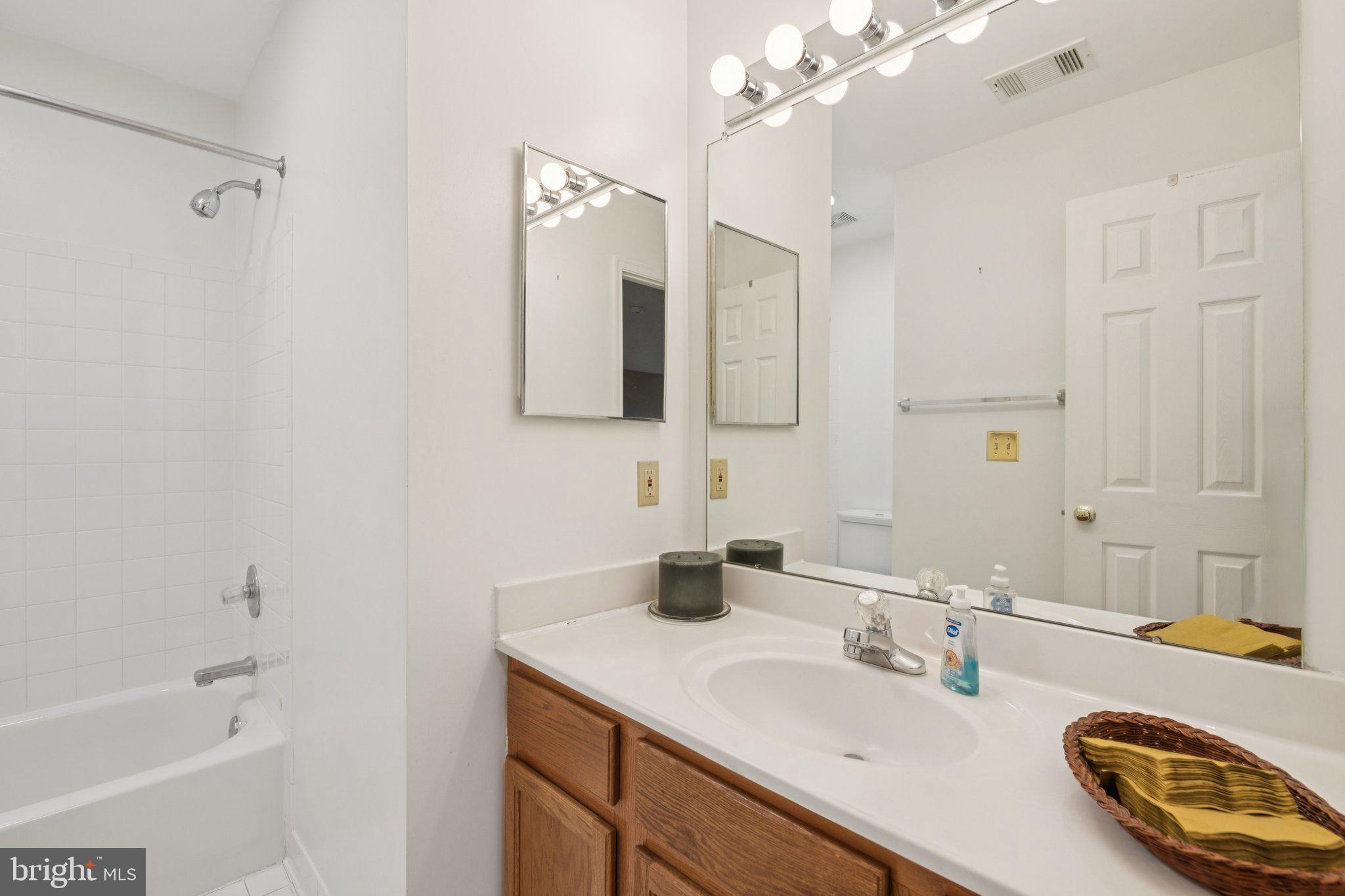 HILLANTRAE - Residential