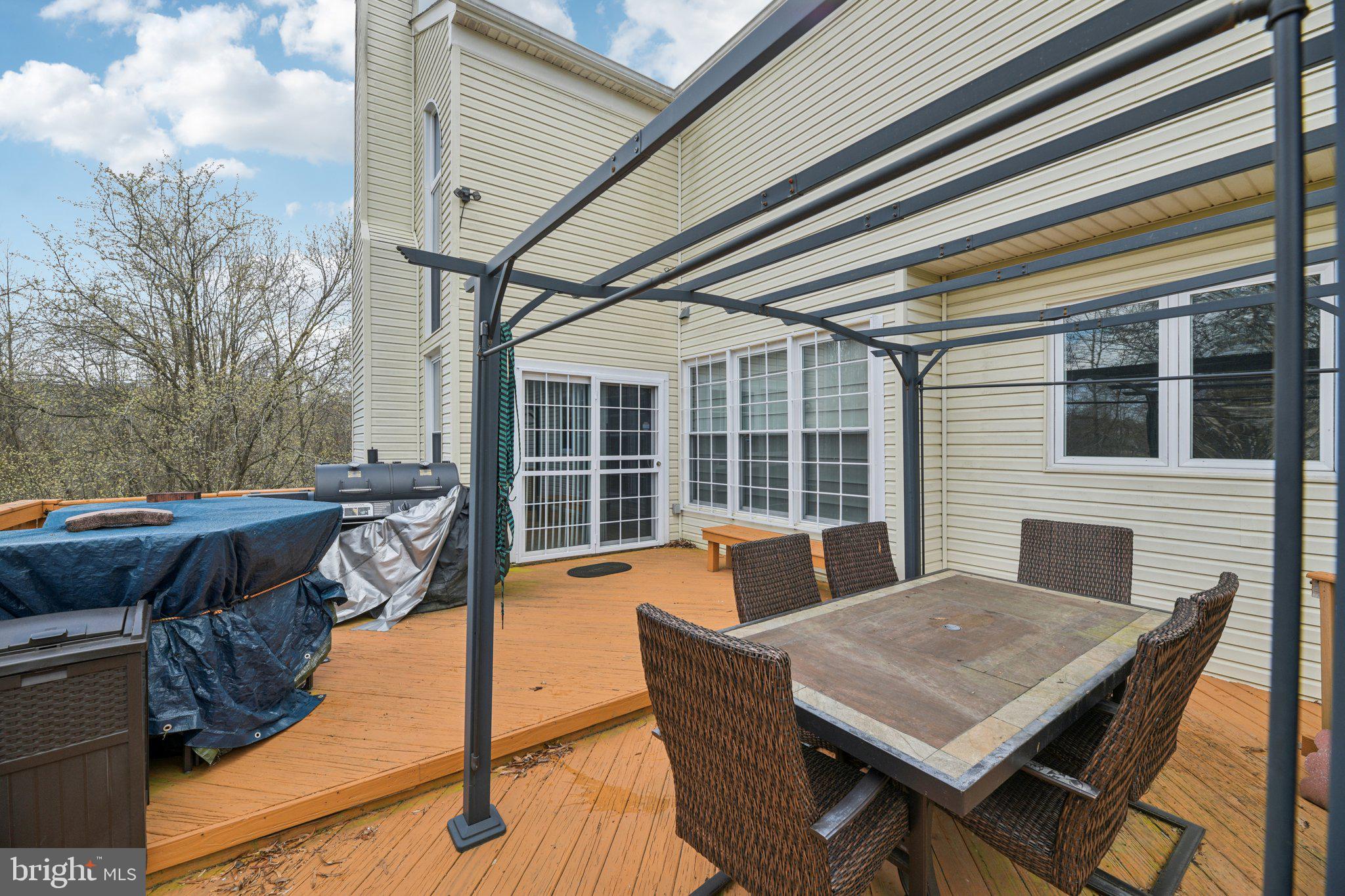 HILLANTRAE - Residential