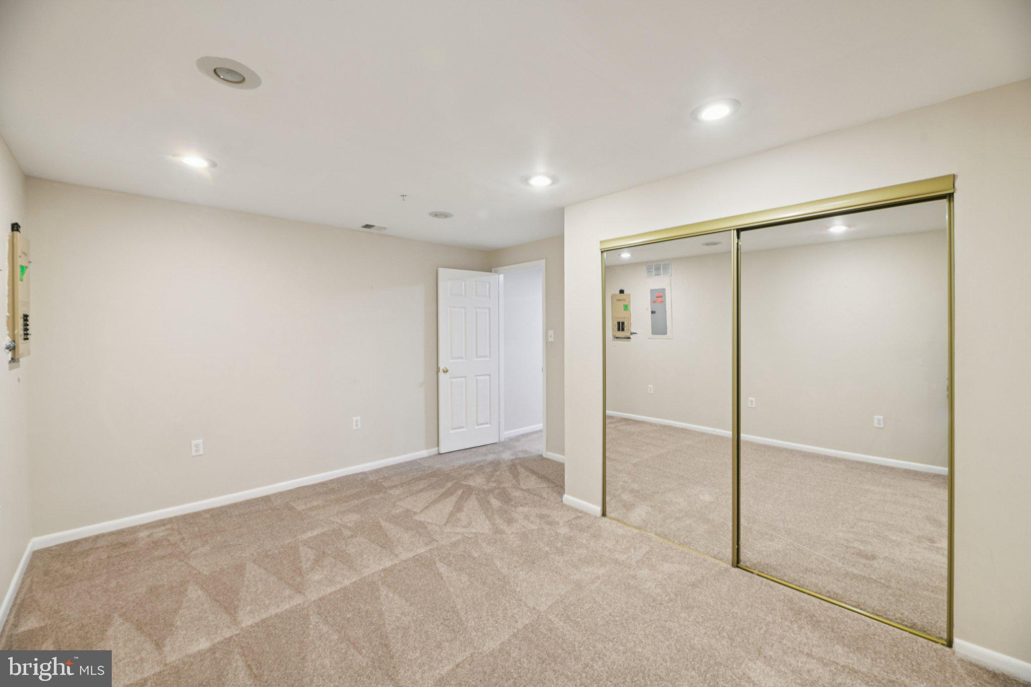 HILLANTRAE - Residential