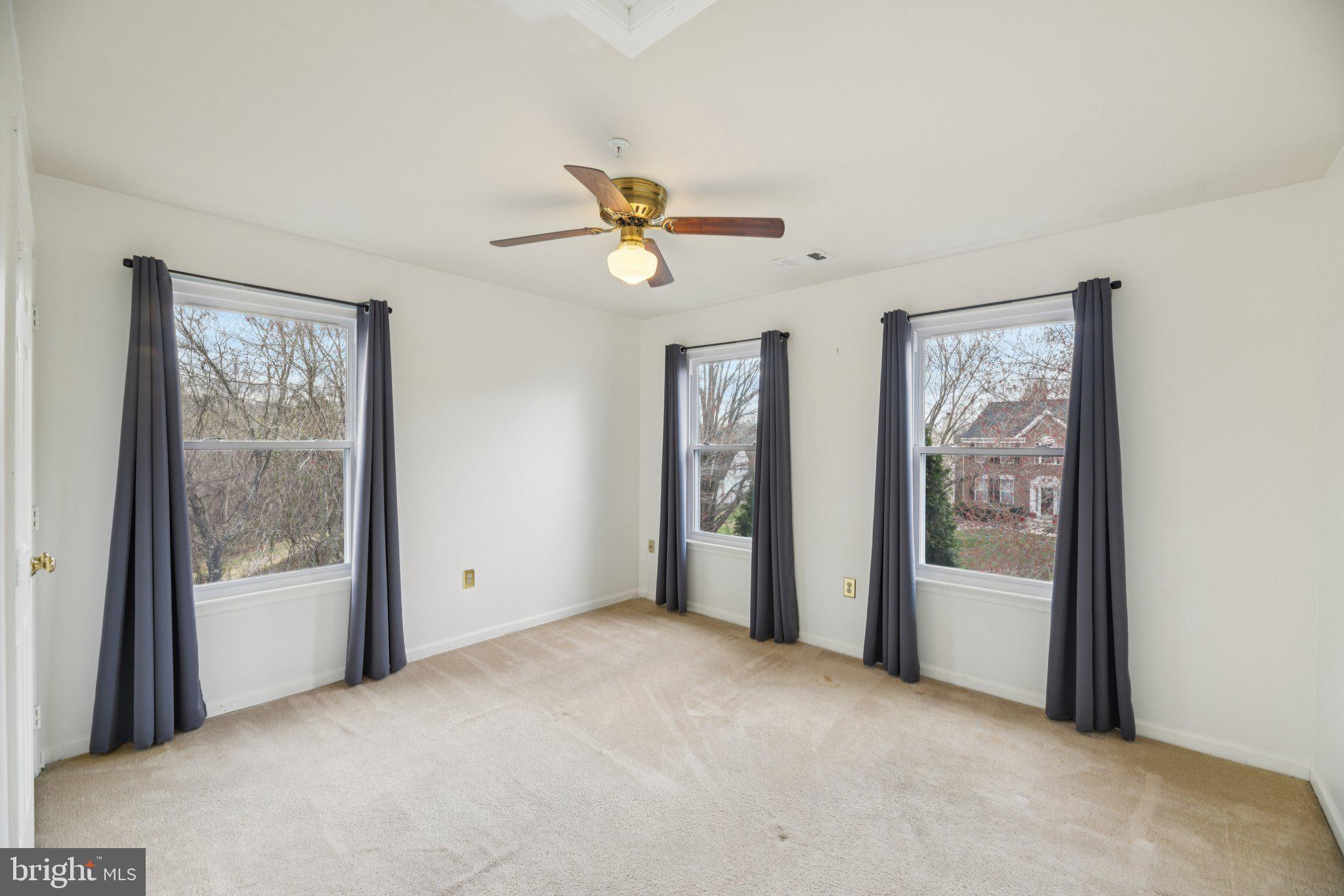 HILLANTRAE - Residential