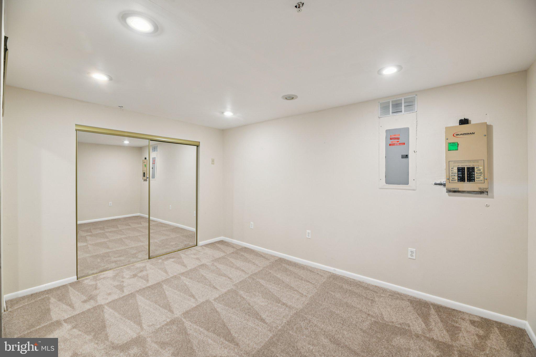 HILLANTRAE - Residential