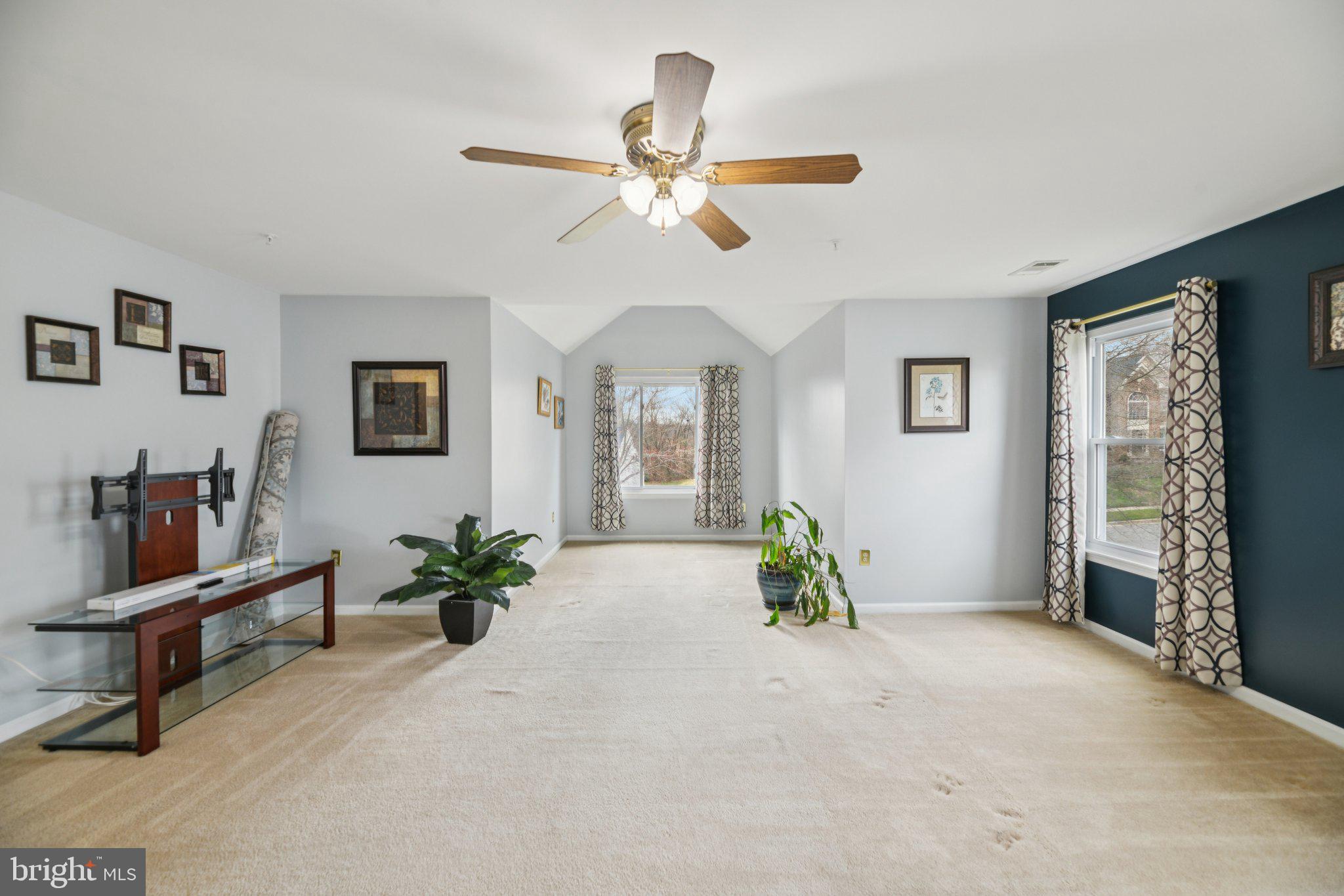 HILLANTRAE - Residential