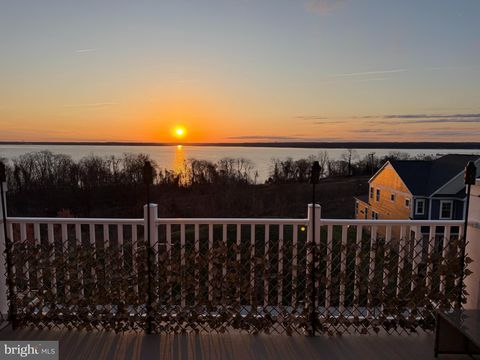 Photo of 1581 Sandpiper Bay Loop, DUMFRIES, VA 22026 (MLS # VAPW2111730)