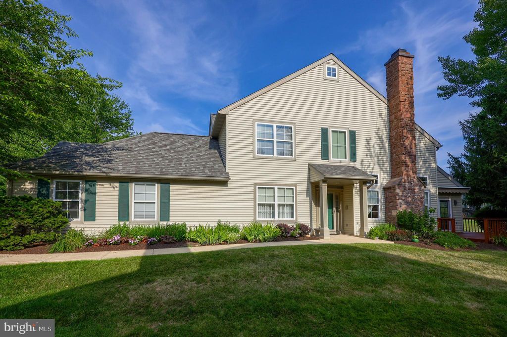 Photo of 1262 Crestview Drive, Denver, PA 17517 (MLS # PALA2053592)