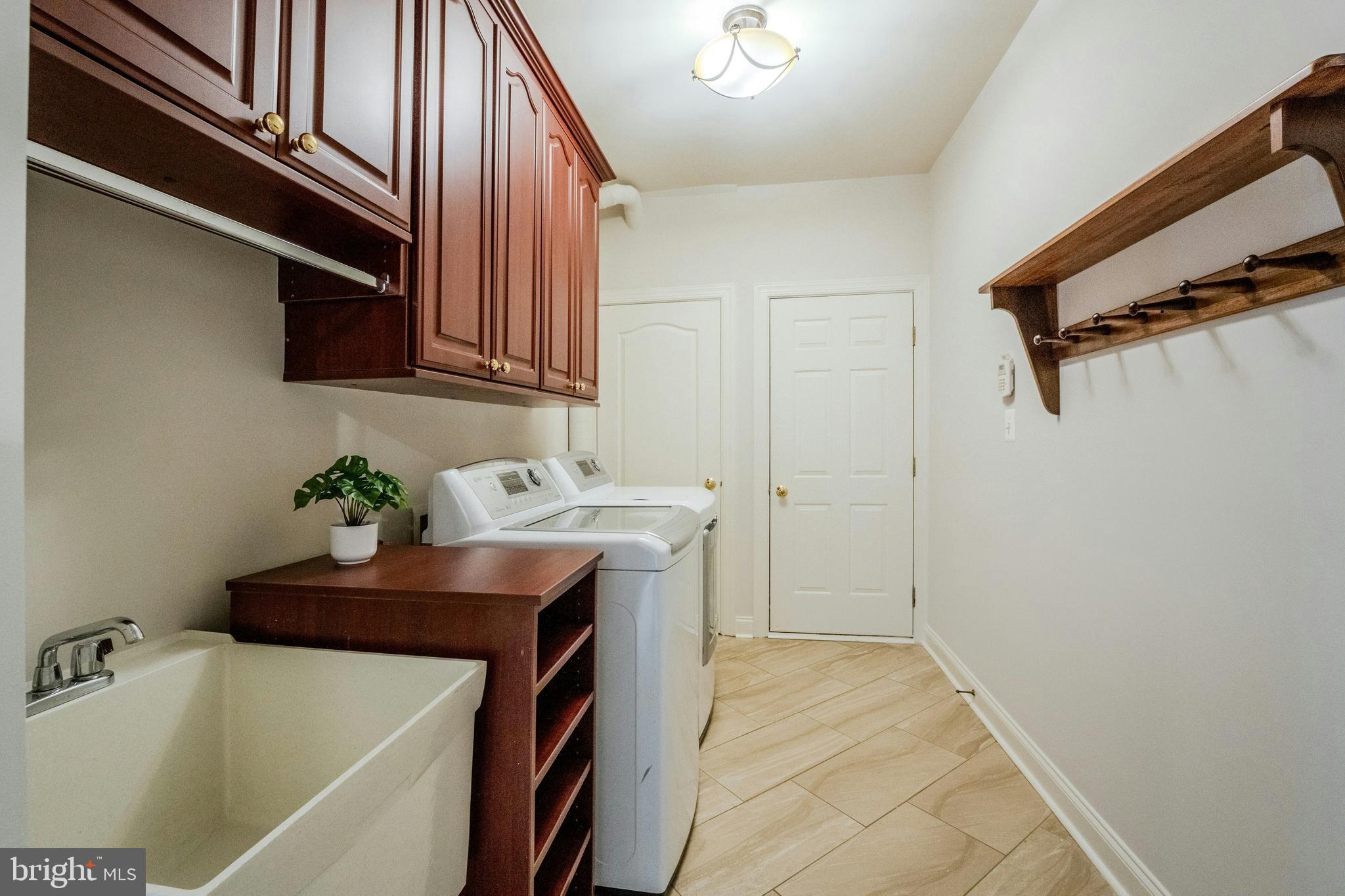 BELMONT COUNTRY CLUB - Residential