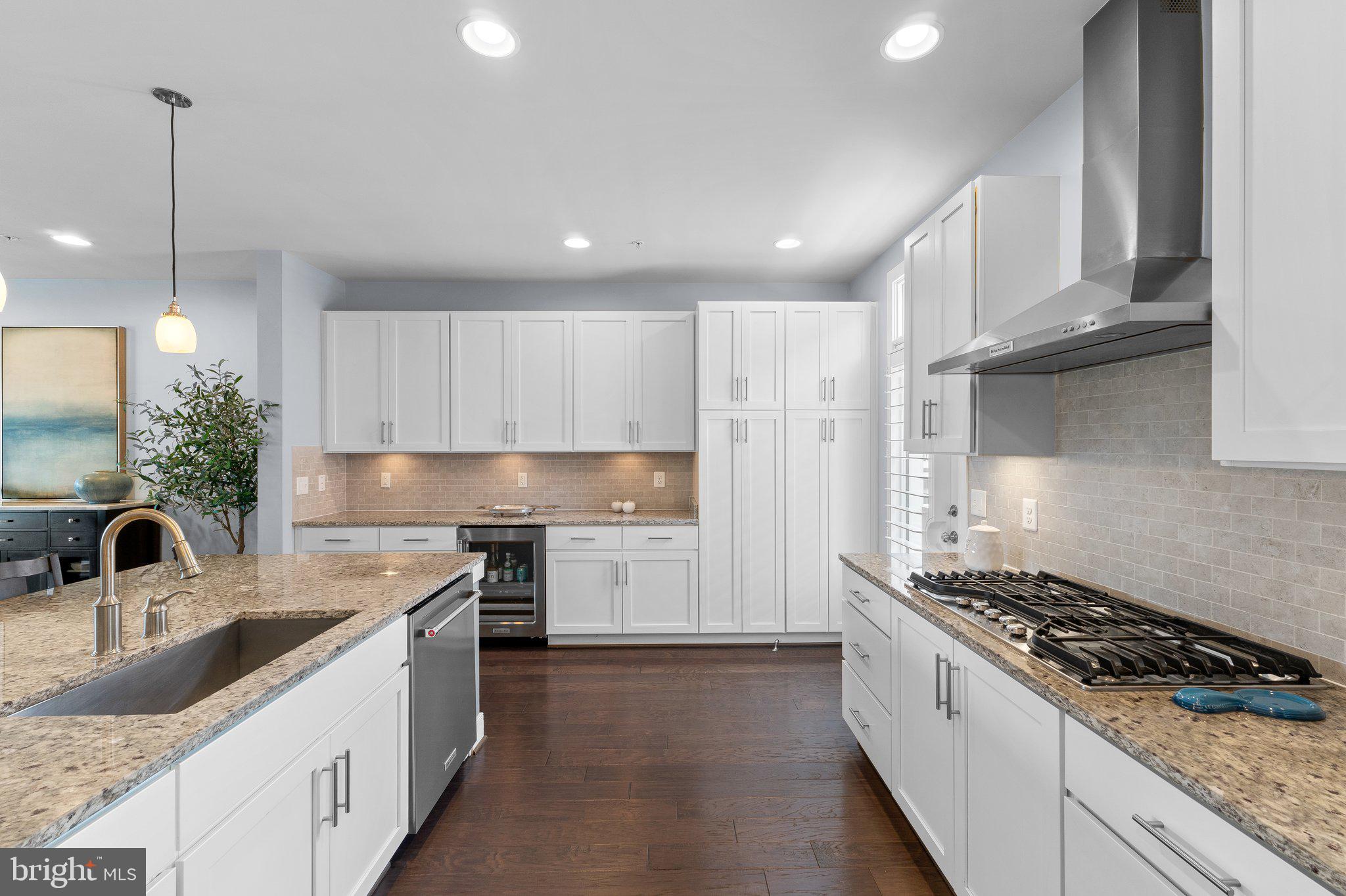 POTOMAC YARD - Residential Lease