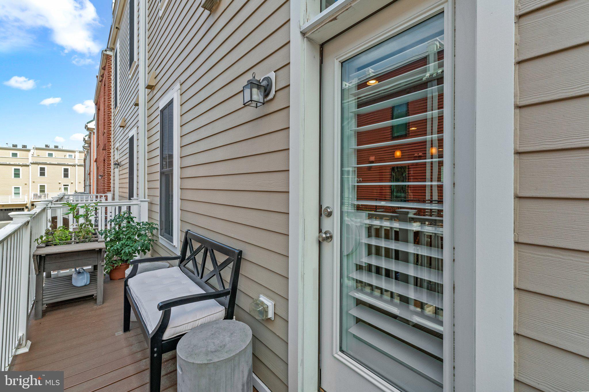 POTOMAC YARD - Residential Lease