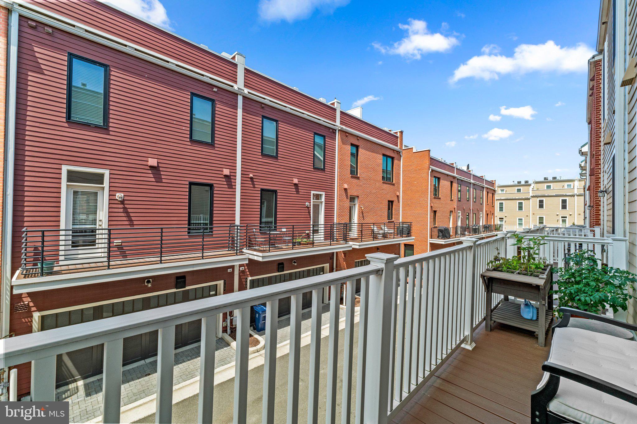 POTOMAC YARD - Residential Lease