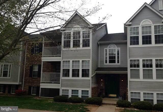 Charming, freshly painted, 2BR 2BA top floor unit condo in great location. Condo features, separate dining room with wood floors, appliances, washer dryer in unit, covered patio and sun room with lots of light streaming in that faces trees. This is priced to sell and wont last long. Schedule you showing online Today!