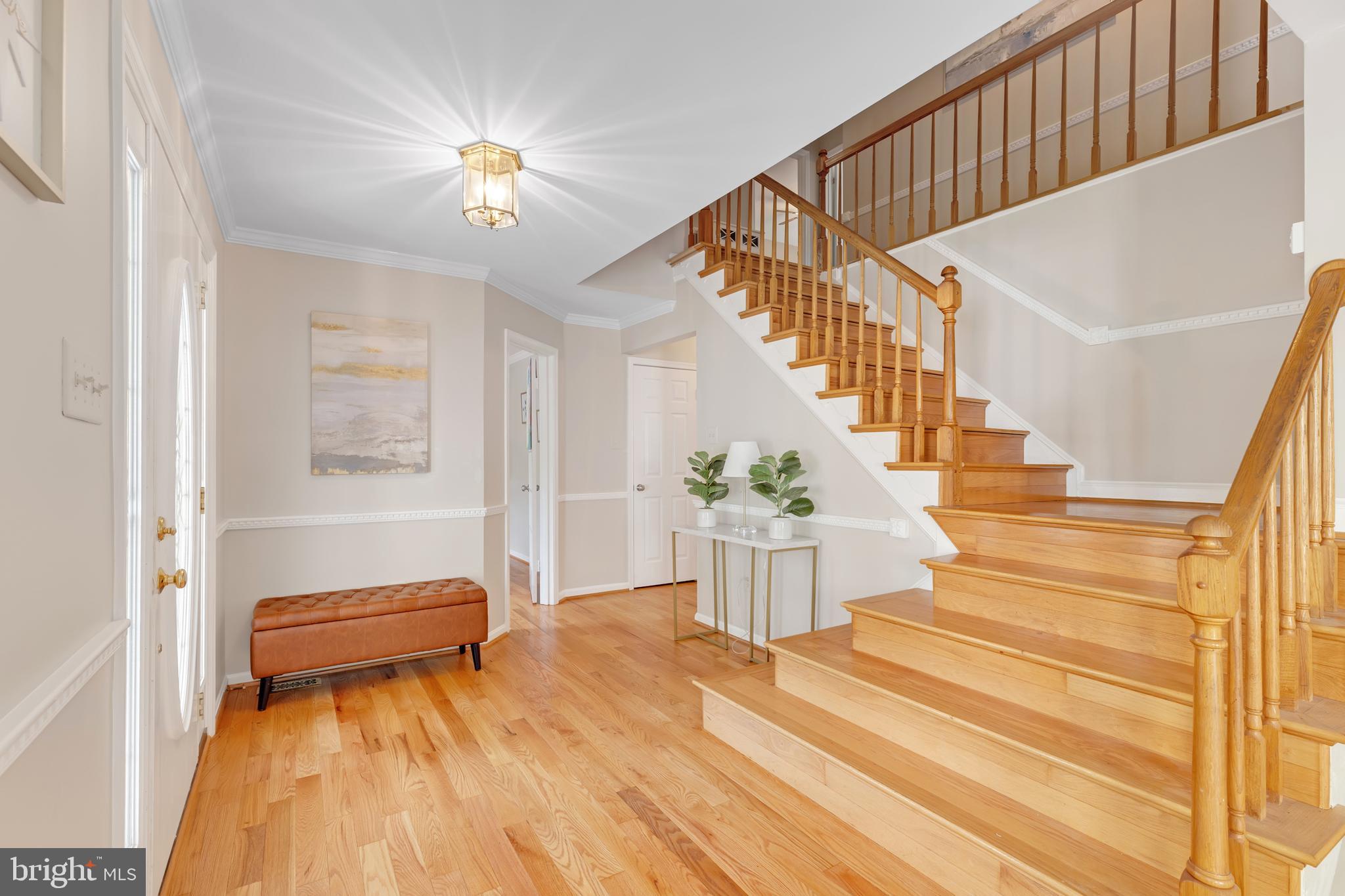 8106 OAK HOLLOW COURT