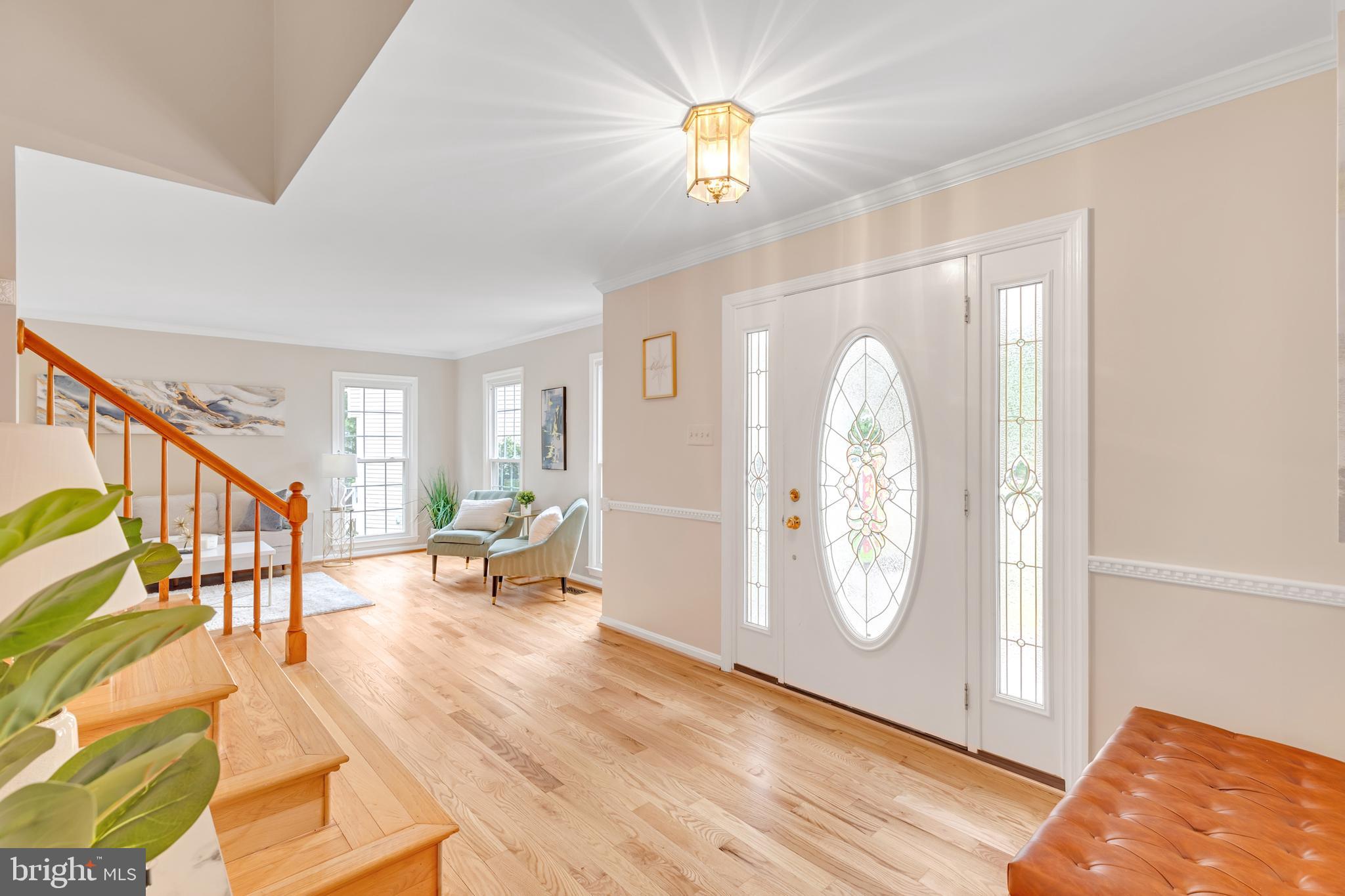 8106 OAK HOLLOW COURT