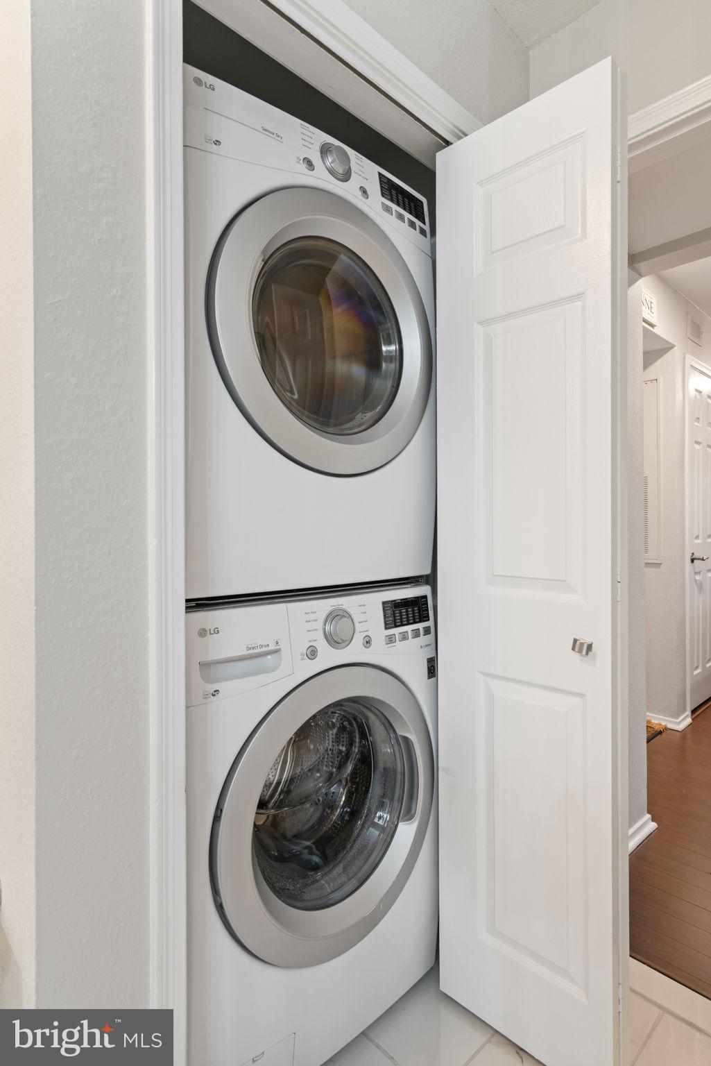 POINTE AT PARK CENTER - Residential