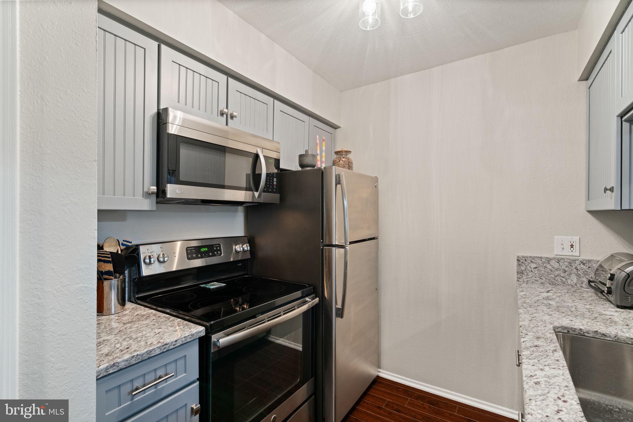 POINTE AT PARK CENTER - Residential