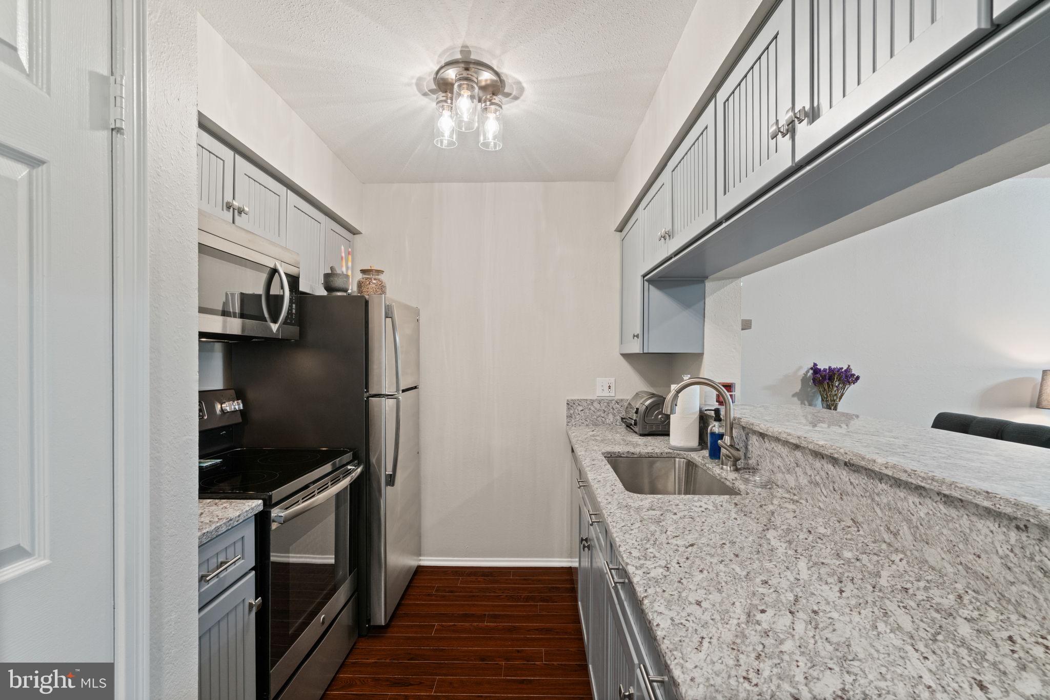 POINTE AT PARK CENTER - Residential