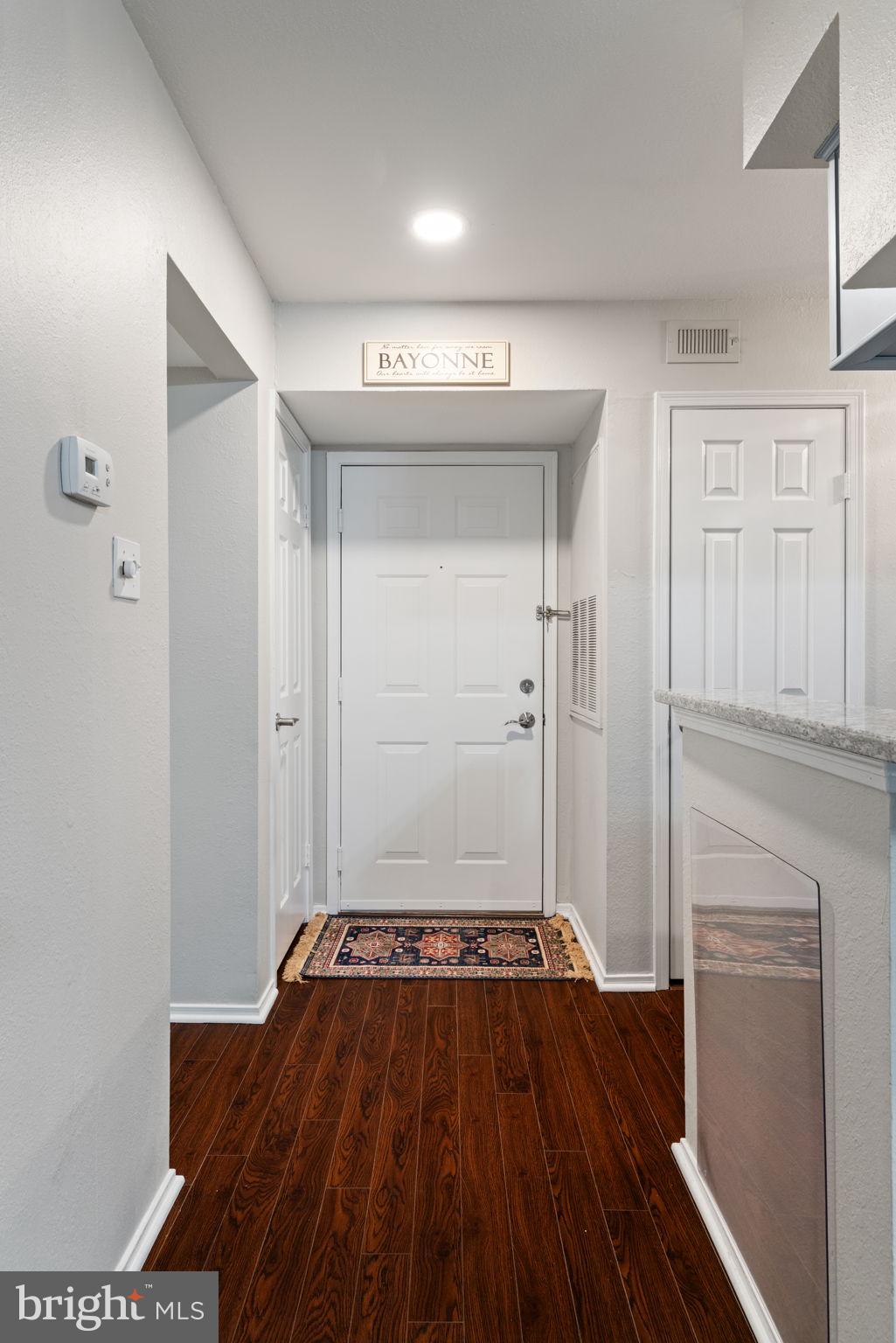 POINTE AT PARK CENTER - Residential