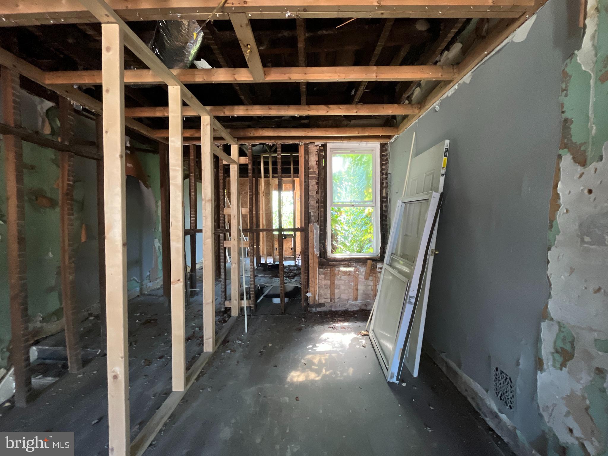 MIDTOWN EDMONDSON - Residential