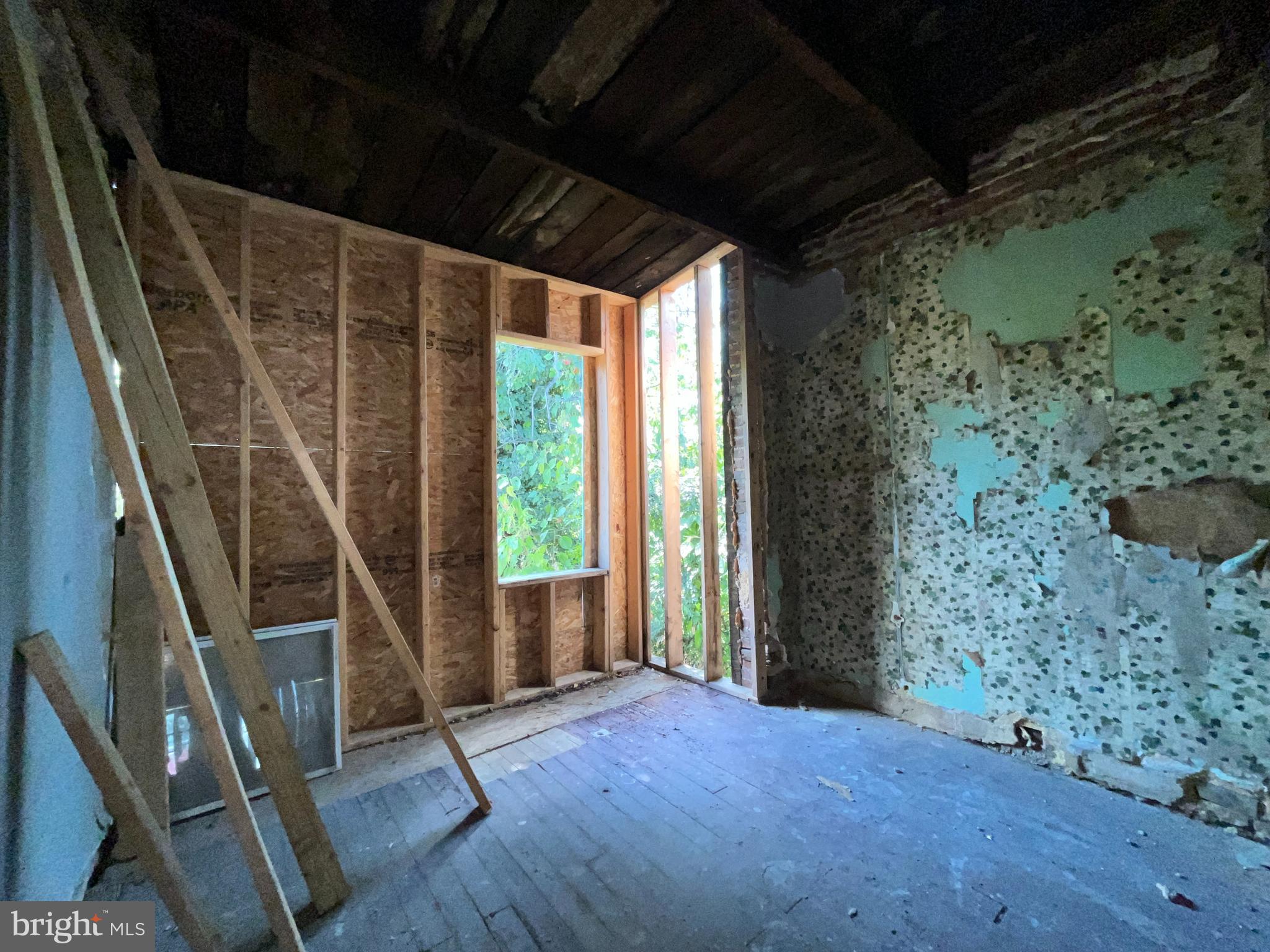 MIDTOWN EDMONDSON - Residential