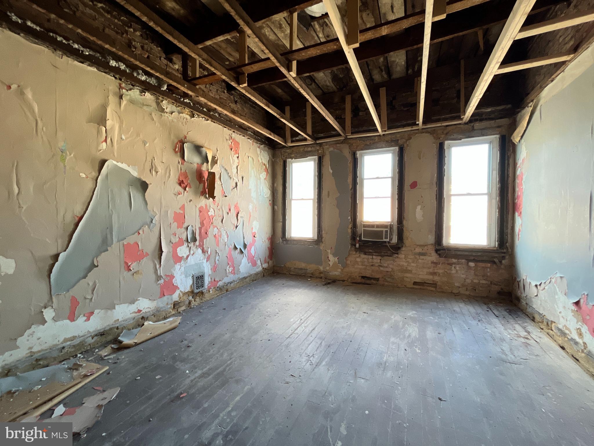 MIDTOWN EDMONDSON - Residential