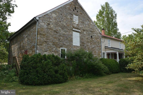 Townhouse For Sale - 2431 Cedar Creek Grade<br/> Frederick County, WINCHESTER, VA 22602