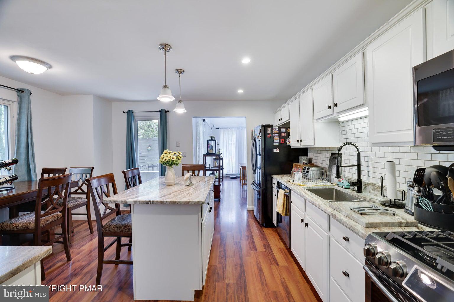 WHISPERING GLEN - Residential