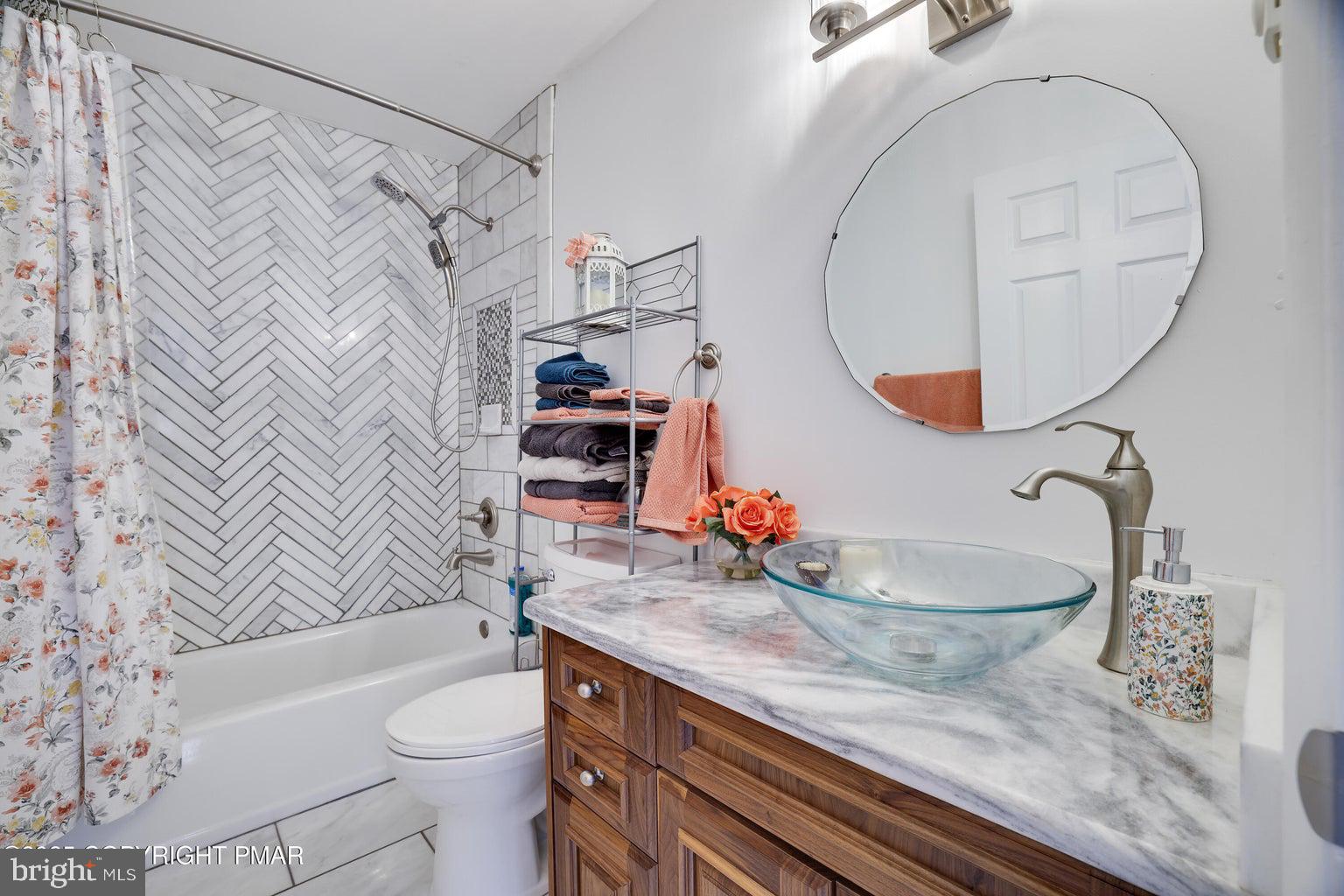 WHISPERING GLEN - Residential