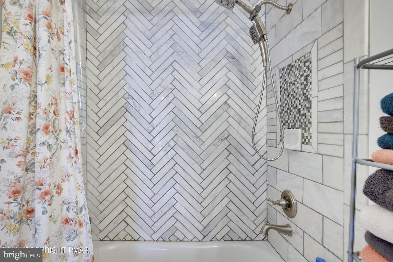 WHISPERING GLEN - Residential