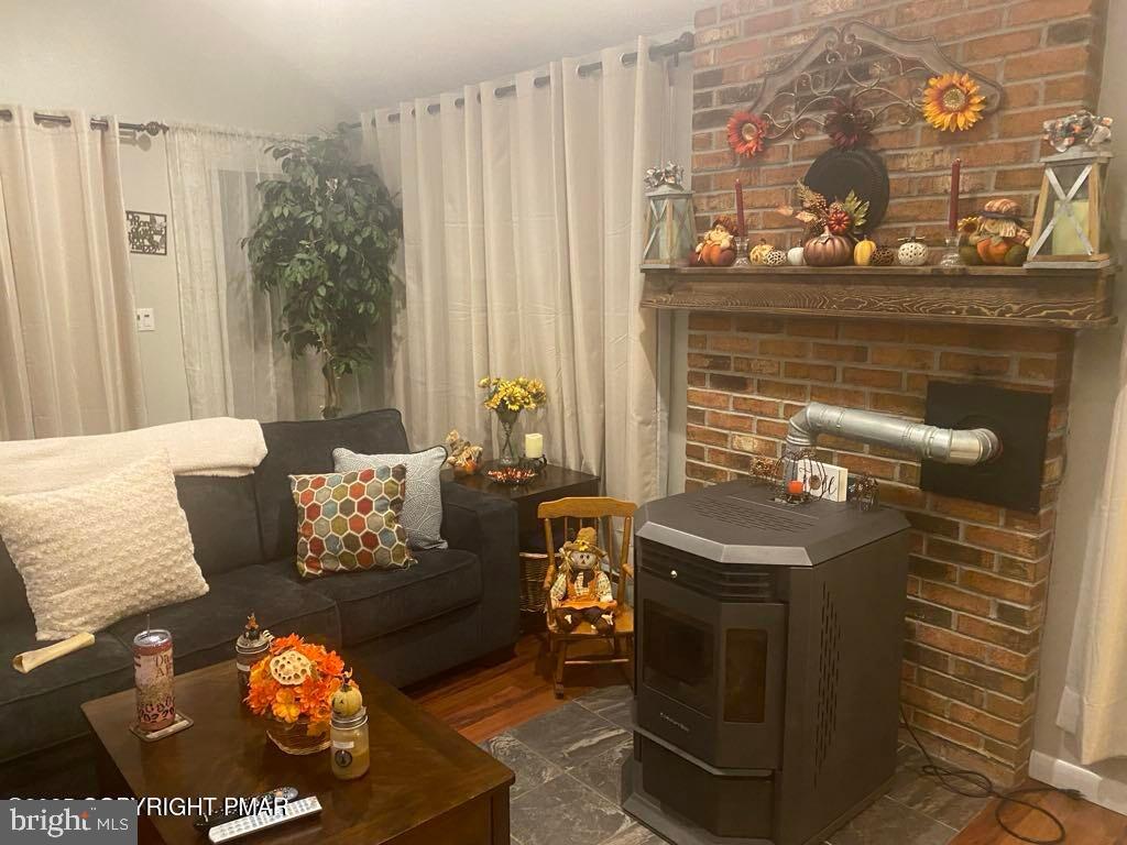 WHISPERING GLEN - Residential