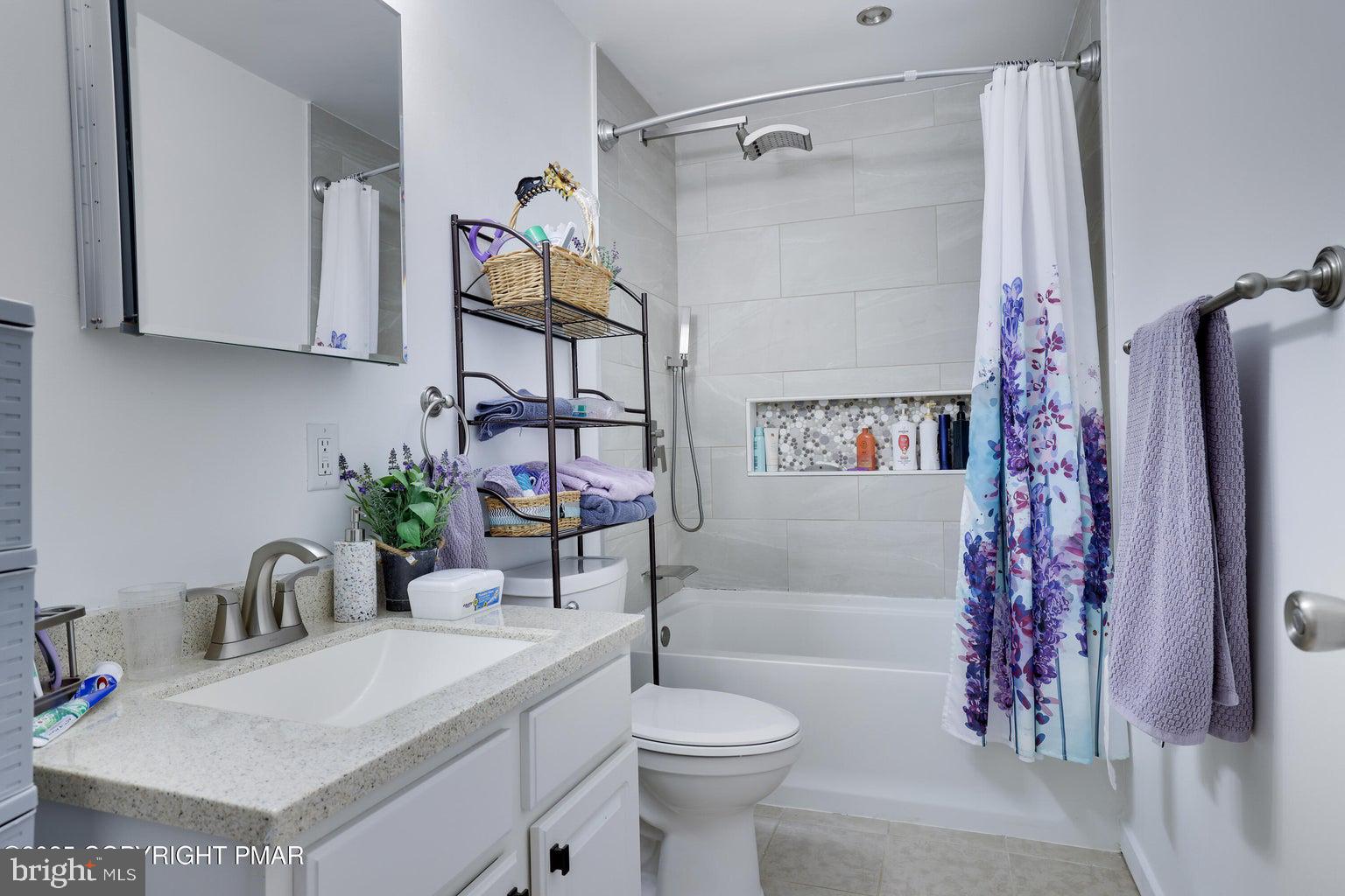 WHISPERING GLEN - Residential