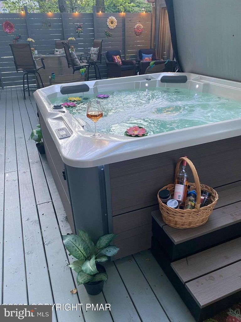 WHISPERING GLEN - Residential