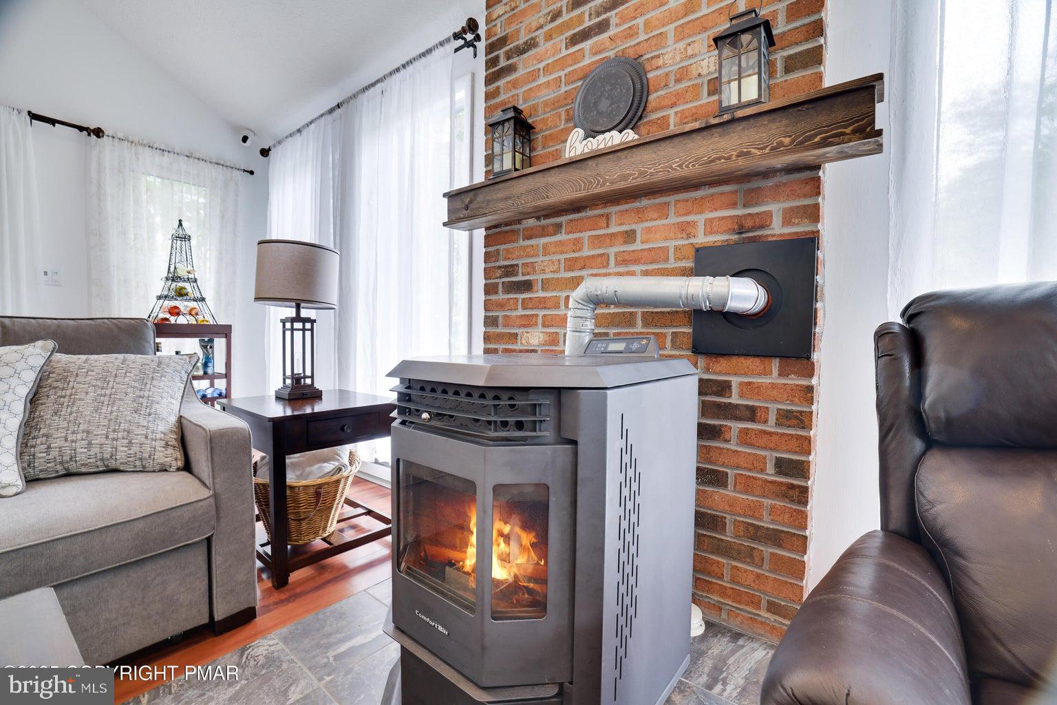 WHISPERING GLEN - Residential