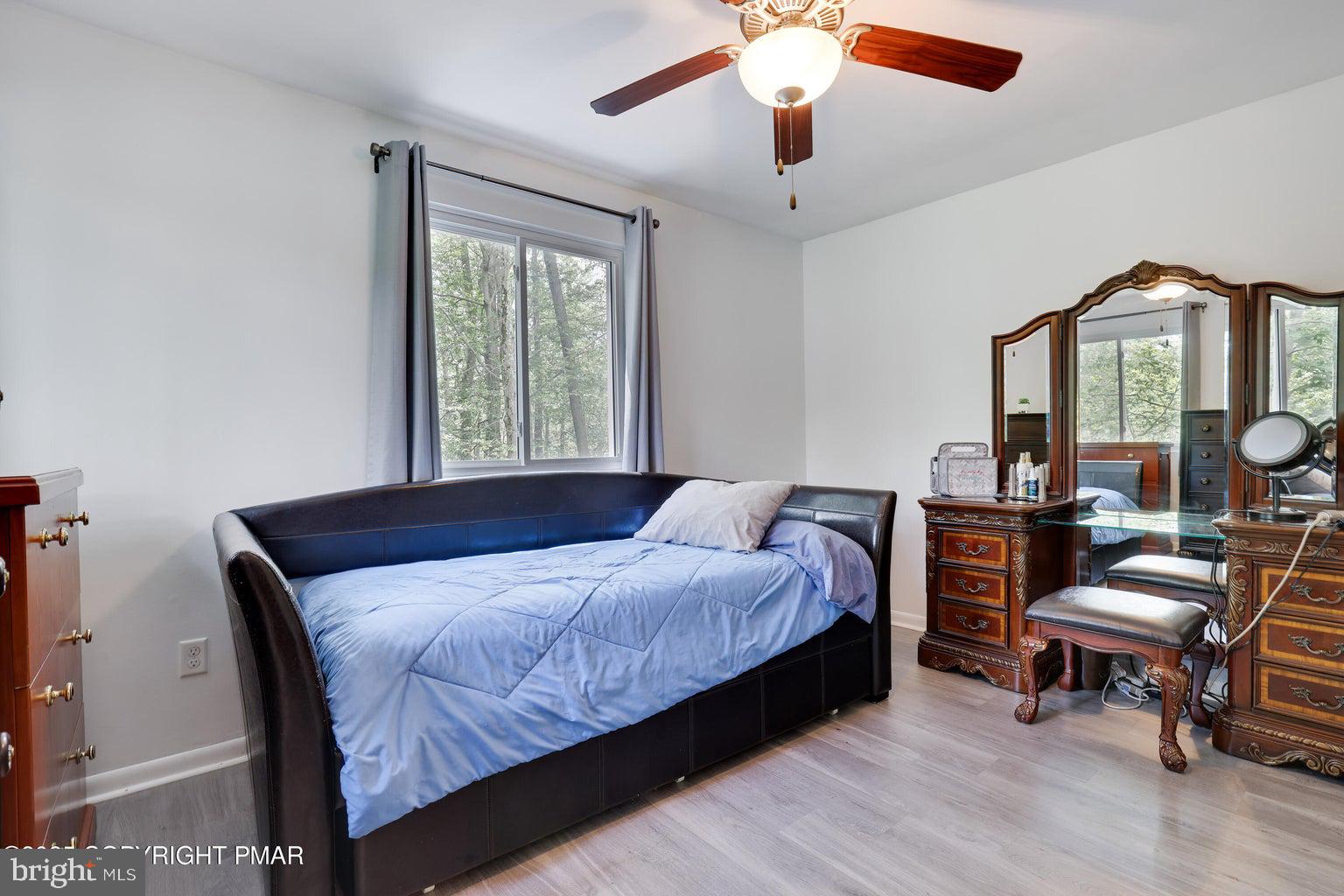 WHISPERING GLEN - Residential