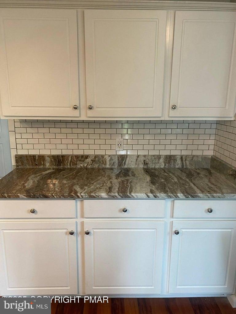 WHISPERING GLEN - Residential