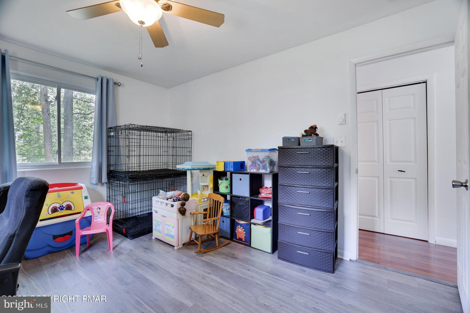 WHISPERING GLEN - Residential