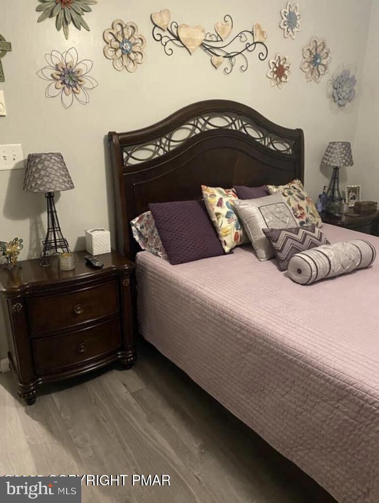 WHISPERING GLEN - Residential